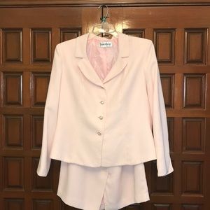 REDUCED! NWOT Fully Lined Suit